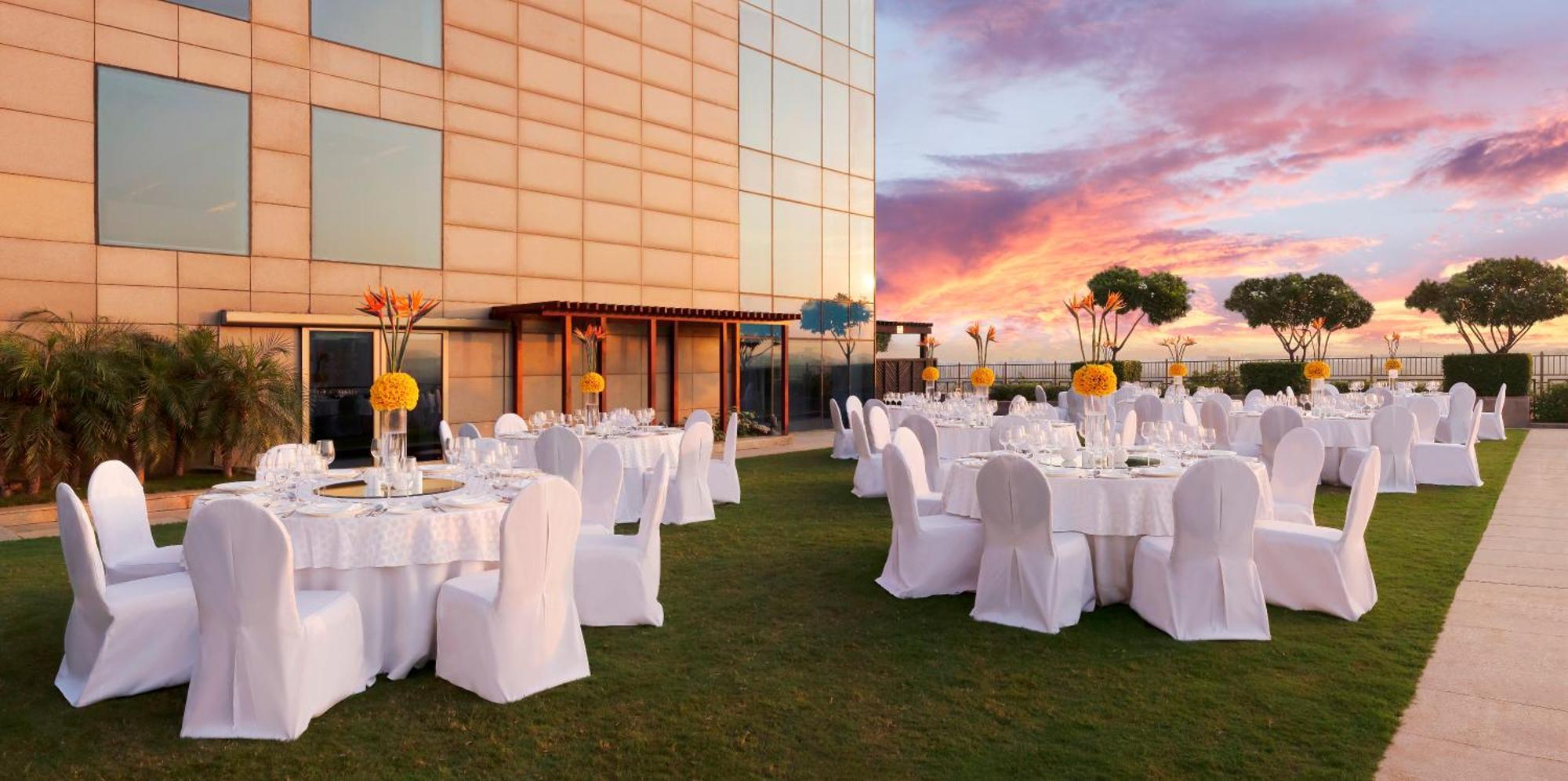 The Leela Ambience Gurugram Hotel & Residences - The Luxury Urban Sanctuary Gurgaon Eksteriør bilde The Westin Hyderabad Hiranandani