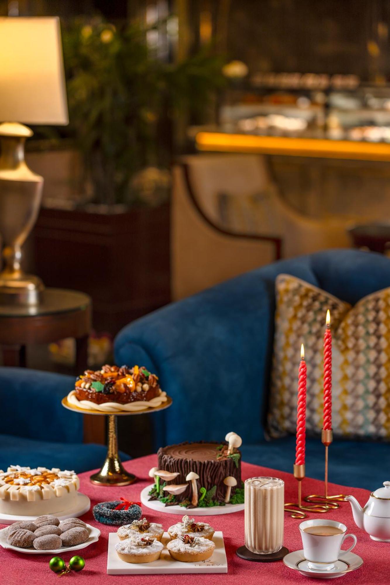 The Leela Ambience Gurugram Hotel & Residences - The Luxury Urban Sanctuary Gurgaon Eksteriør bilde A Christmas pudding