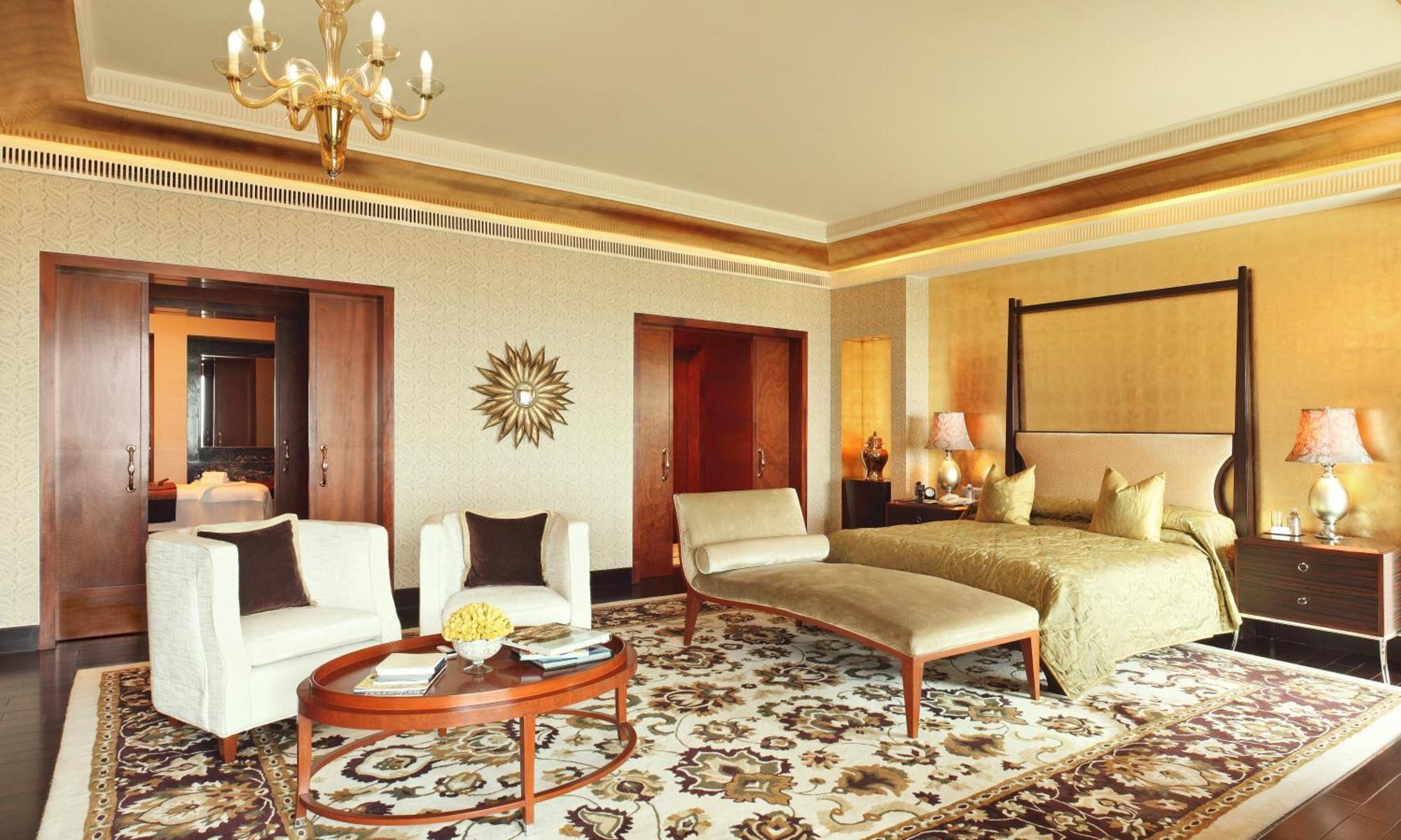 The Leela Ambience Gurugram Hotel & Residences - The Luxury Urban Sanctuary Gurgaon Eksteriør bilde A bedroom at the Taj Mahal Palace