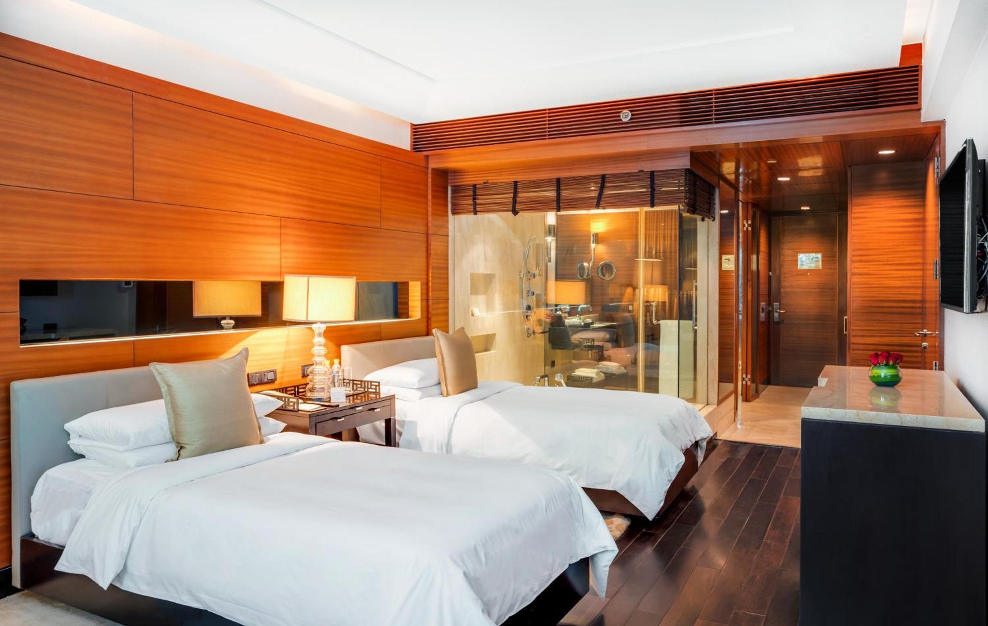 The Leela Ambience Gurugram Hotel & Residences - The Luxury Urban Sanctuary Gurgaon Eksteriør bilde Deluxe Room