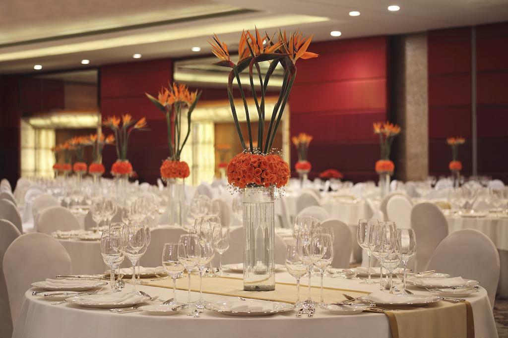 The Leela Ambience Gurugram Hotel & Residences - The Luxury Urban Sanctuary Gurgaon Eksteriør bilde The Grand Ballroom